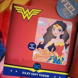 Dc wonder woman Silky soft throw blanket